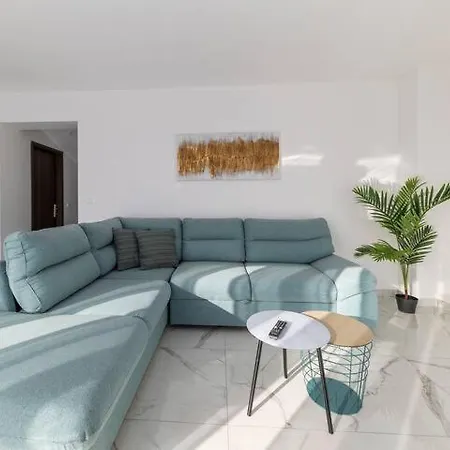 Holiday home Roko House - Right Next To The Sea Petrcane