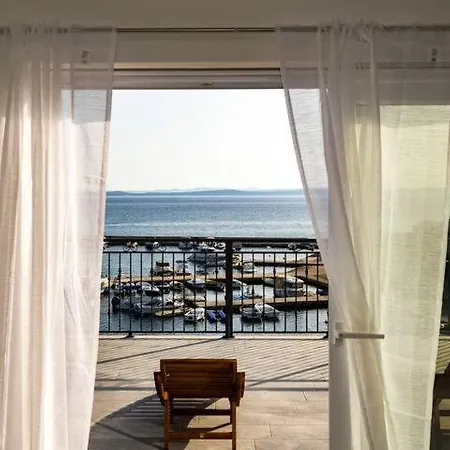 Roko House - Right Next To The Sea