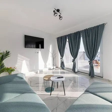 Roko House - Right Next To The Sea *
